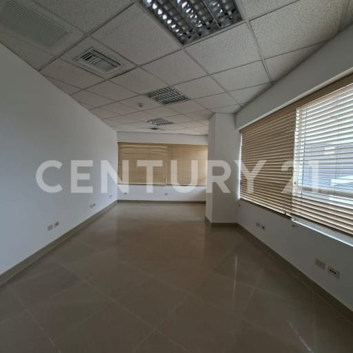 Oficinas en 98m² con 2 parqueos y ascensor en primer piso