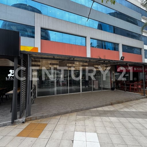 Local comercial 195m² frente a Mall del Sol - $2000 + IVA