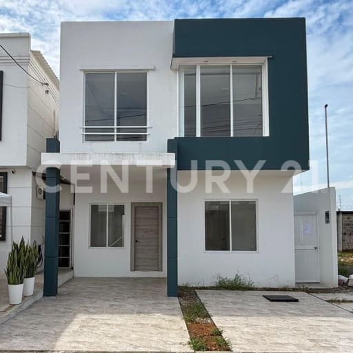 Casa amplia en venta en Samborondon