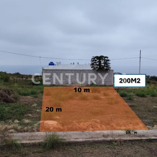 Terreno en Montecristi con vista al mar, urbanización con piscina