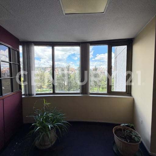 Oficina en venta en La Carolina, 251m², alto potencial