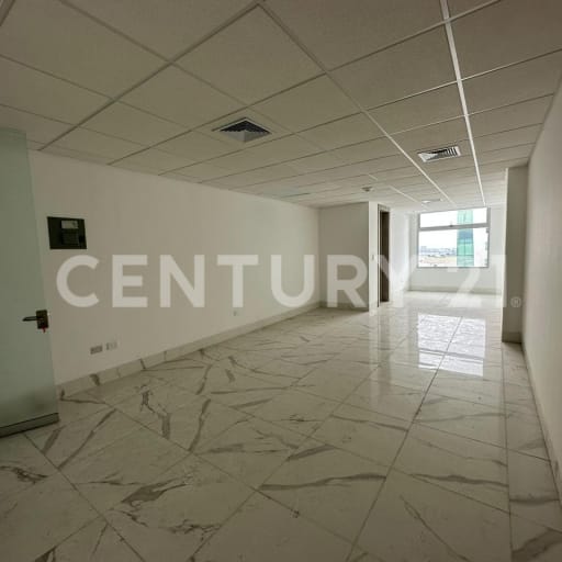 Consultorio en Edificio Solaris - Frente a Mall del Sol