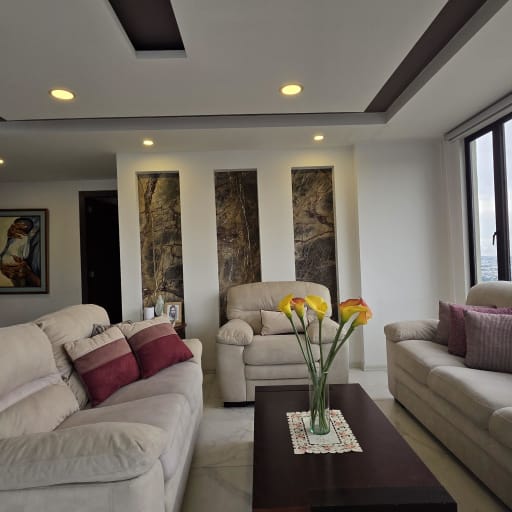 En Venta Departamento en Lomas de Monteserrin
