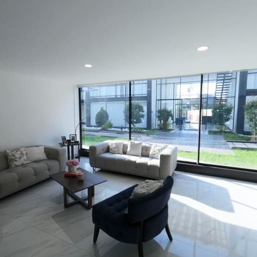 Venta Amplio Departamento Dúplex 3 dormitorios. Sector: Santa Rosa. Tumbaco. SC