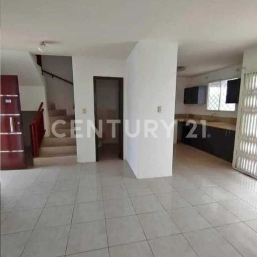 Vendo casa en Urb. Málaga 2 - 3 dormitorios y parqueo