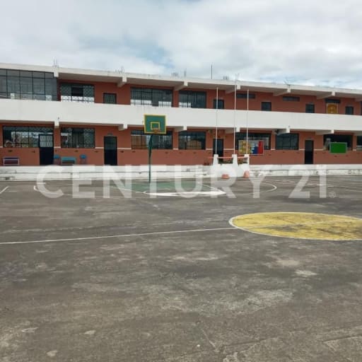 Unidad Educativa en Pifo - 2 ha, canchas, piscina y más