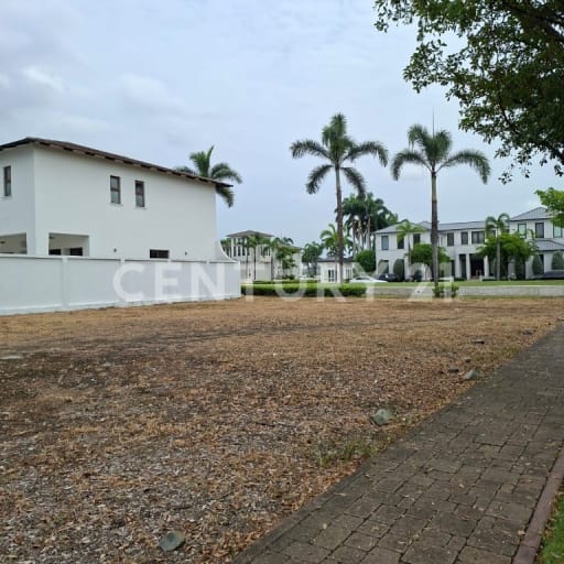 Terreno exclusivo con lagos, áreas verdes y amenidades