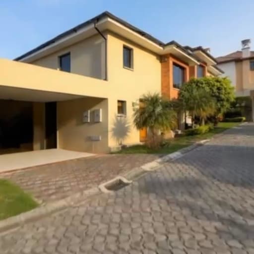 HERMOSA CASA DE VENTA CUMBAYA VISTA HERMOSA CAMPO VERDE