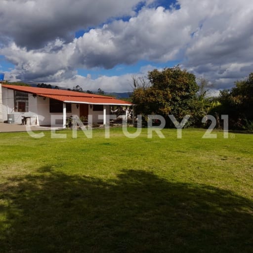 Quinta campestre en Guayllabamba con 3700m² y frutales
