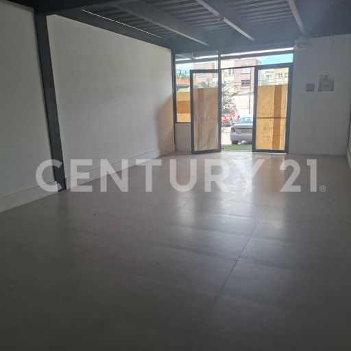 Oficina 30m² en segundo piso con baño
