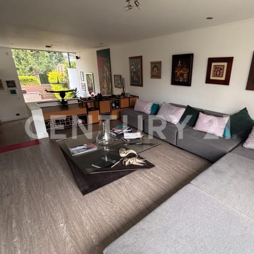 Casa de lujo en Cumbayá: 257m², piscina y seguridad