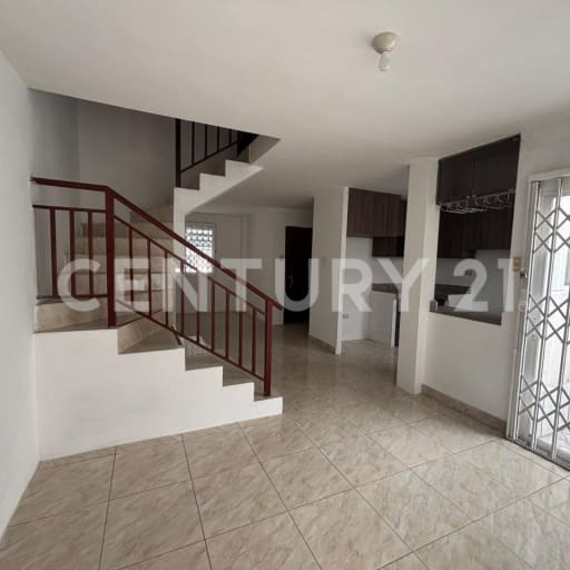 Casa comercial/residencial, 3 dorm, 3 baños, patio