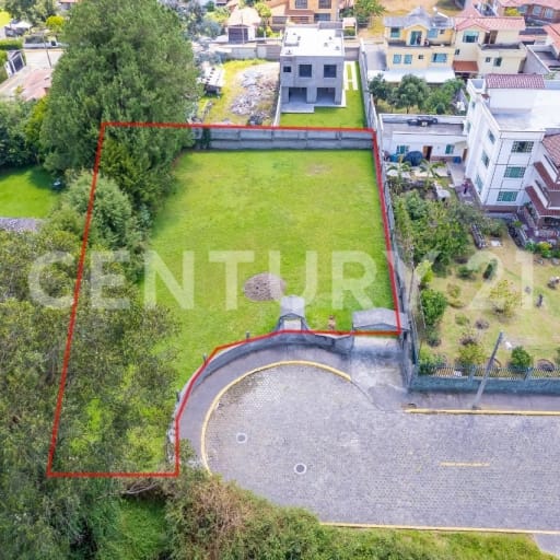 Terreno 1010m² en Hacienda Capelo - Valle de los Chillos