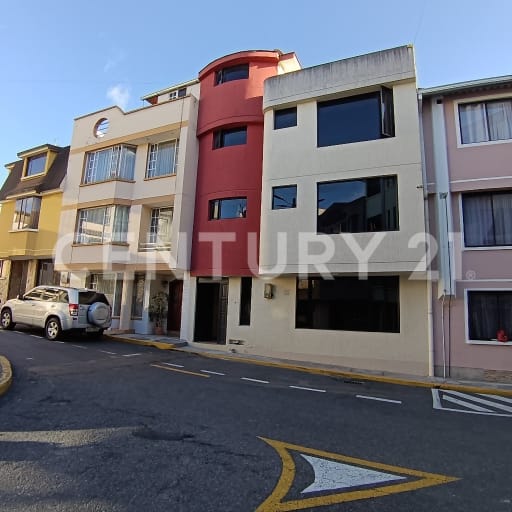 Casa 6 dormitorios en conjunto privado - Precio oportunidad