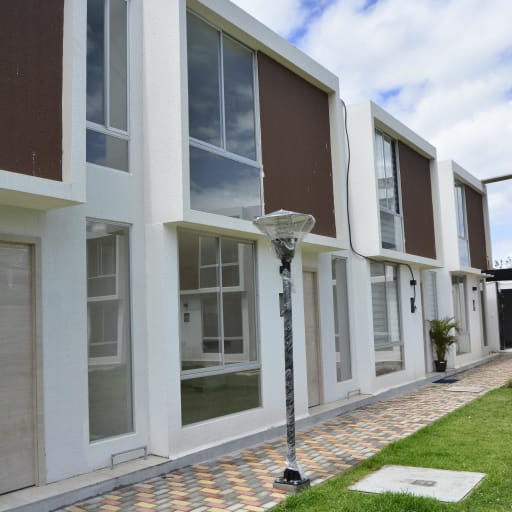 se vende casa en conjunto privado en Calderón - $61.900