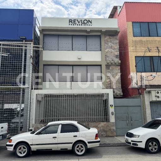 Edificio comercial en Kennedy, 266m², ideal para empresas