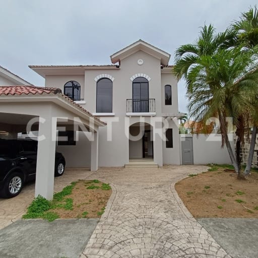 Casa 4 dormitorios c/baño en Estancias del Río, piscina y gimnasio