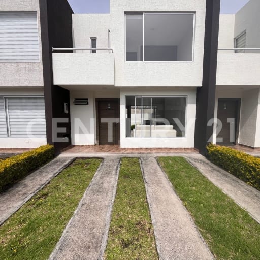 Casas en venta en Bocatoma-Conocoto con crédito VIP y patio