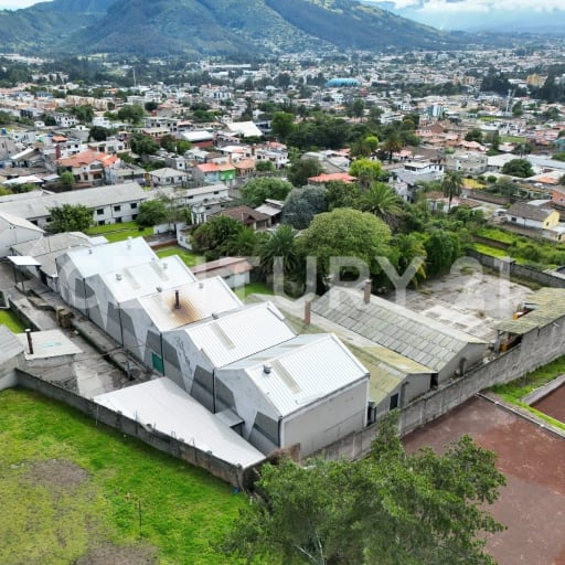 Galpón industrial en arriendo con 1010m² en Conocoto