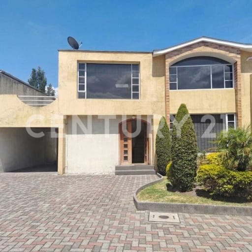 Casa en Valle de Los Chillos, 3 dormitorios, 212 m²