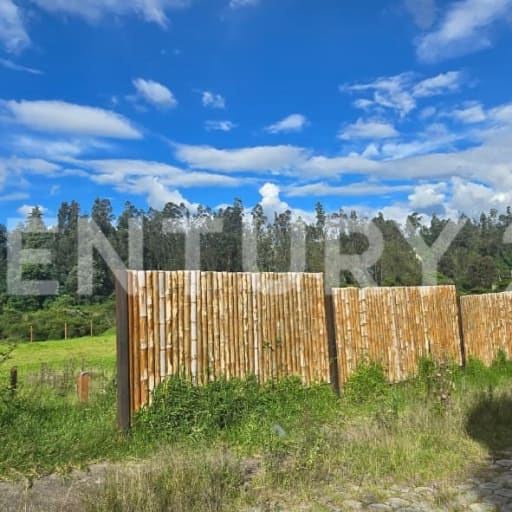 Lote de 1,050 m² en Sangolquí con alta plusvalía y permisos listos