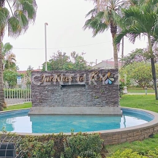 Casa de lujo en zona exclusiva con 3 dormitorios y piscina