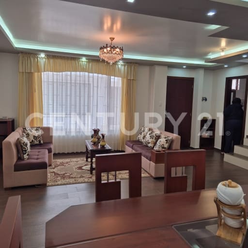 Casa acogedora en conjunto pequeño con 4 habitaciones y terraza