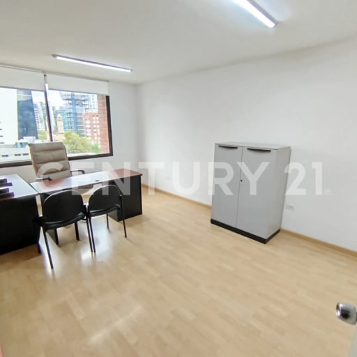 Oficina amoblada 109m² en Eloy Alfaro y Shyris, $98.000