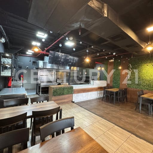 Local gastronómico equipado en La Joya, alto tráfico