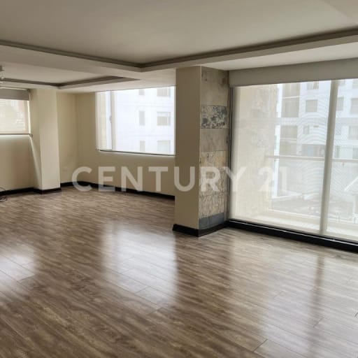 Departamento en González Suárez: 3 dormitorios, gym y sauna