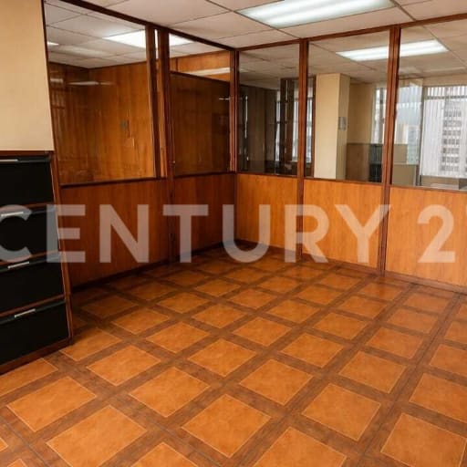 Oficina 110m² en Edificio España, vista al Pichincha, 24/7