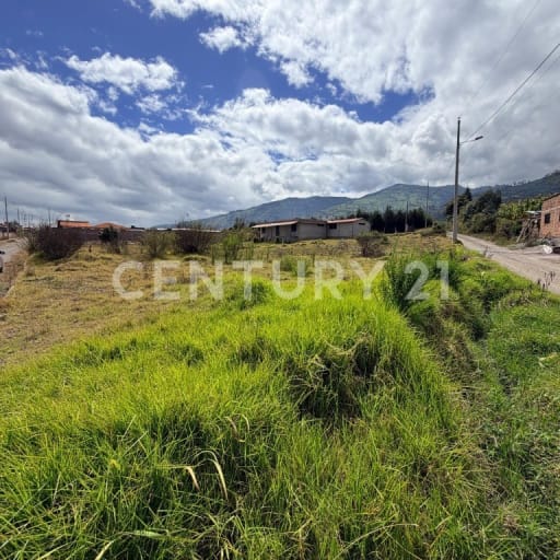 Terreno esquinero cerca del Estadio Quimiag - Ideal para inversión
