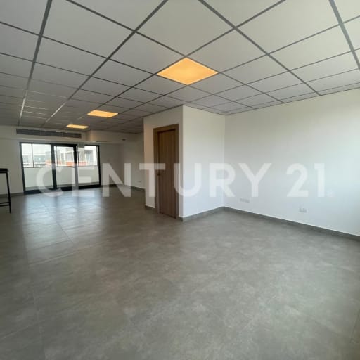 Oficina/local en Almax Center: 50 m² con vista a la calle