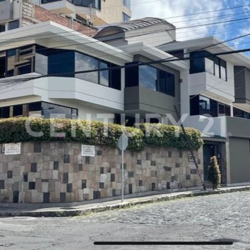 Casa corporativa en zona hotelera: 570m² + local comercial