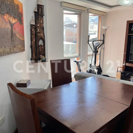 Departamento céntrico con 3 dormitorios y garage cubierto