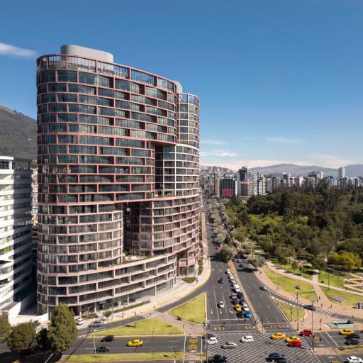 Venta o Renta Local Comercial en planta baja. 100m2. Edificio Epiq. Sector La Carolina. AB