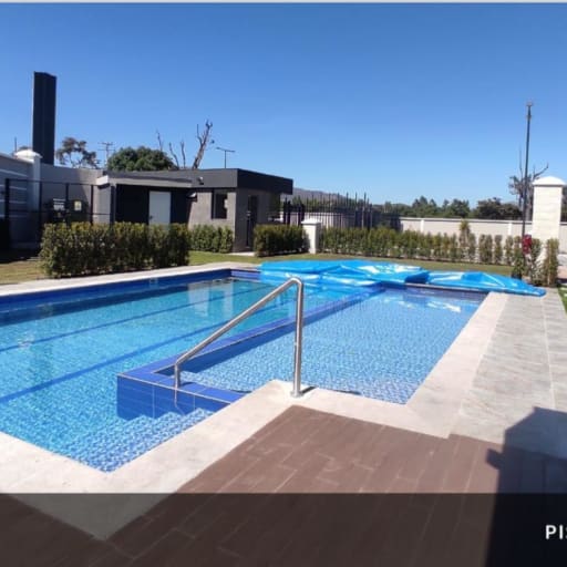 Venta Casa con Jardín 220m2 en Urbanización – Tumbaco - Collaquí