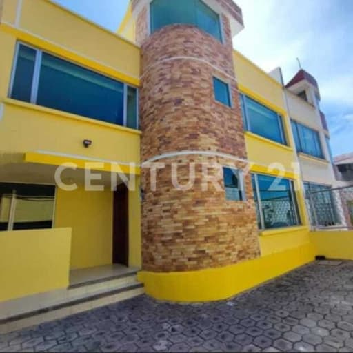 Casa de 161m² en conjunto privado con 3 pisos y parqueaderos