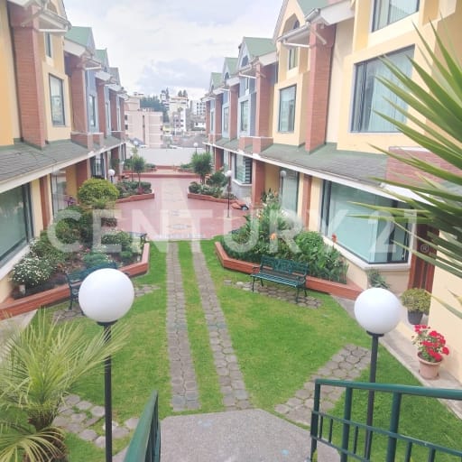 Casa en venta en Amagasi del Inca - 300m² con 4 dormitorios
