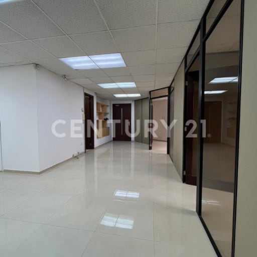 Oficina 140m² en La Carolina, 5 oficinas + áreas comunes