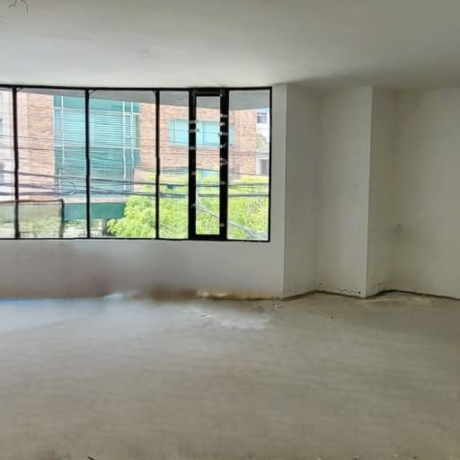 VENTA OFICINA SECTOR LA CAROLIANA 59.50 m² con vista frontal, Suiza y Noruega. GB.