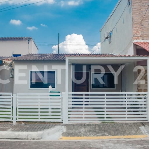 Casa en Valle Alto con seguridad 24/7, ideal para vivir o invertir