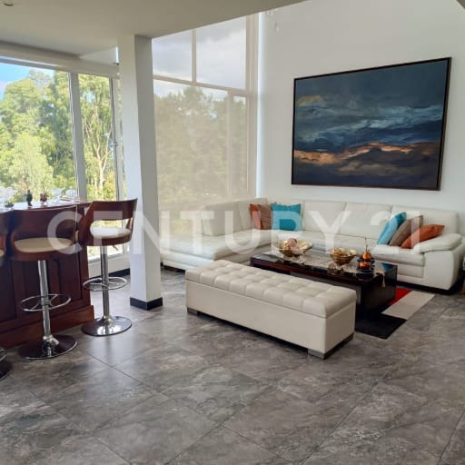 Departamento moderno amoblado con 5 dormitorios y terraza en conjunto residencial