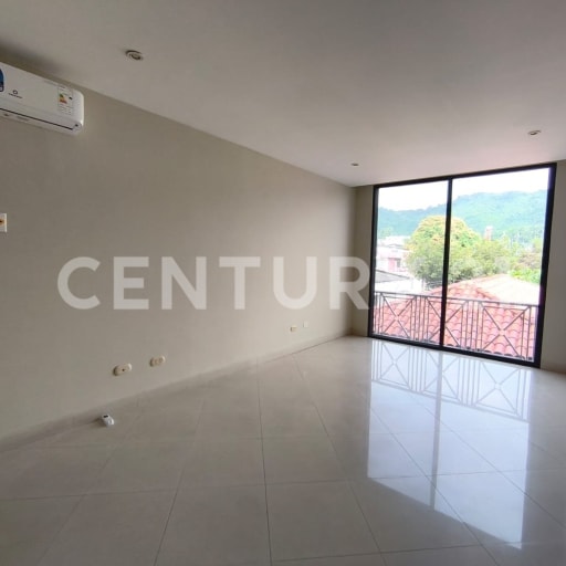 Departamento en Los Ceibos, 1 dormitorio y área social