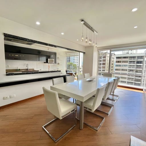 Venta o Renta Departamento 3 Dormitorios. Sector González Suárez. SC