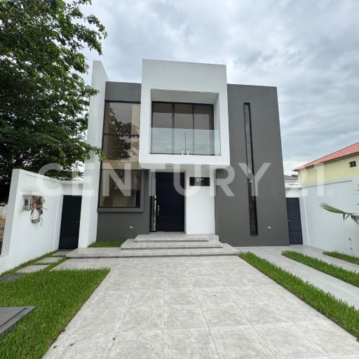 Casa de estreno en urb. privada, 250m² terreno, $260K