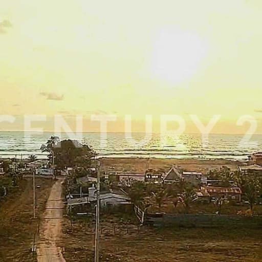 Lotes frente al mar en Puerto Cayo desde $15,000