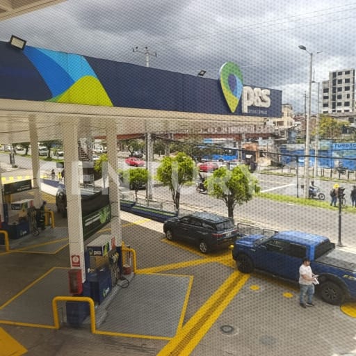 Local comercial en gasolinera Av. Galo Plaza 120m²