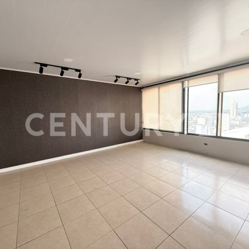 Oficina 263m² en Edificio San Francisco, centro de Guayaquil
