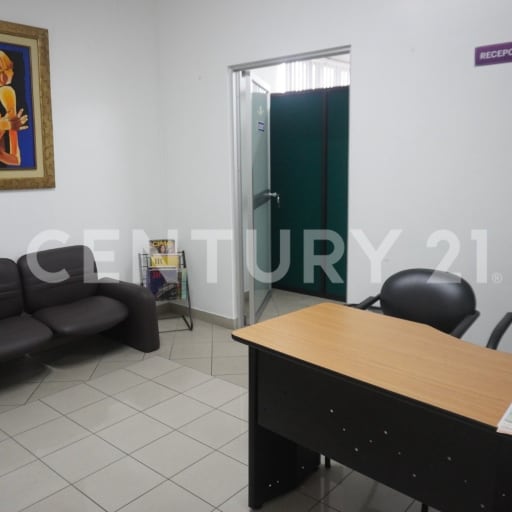 Consultorio médico 38m² en Torre Norte con parqueo